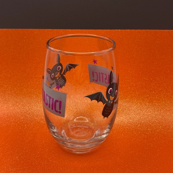 Fangtastic Stemless Glass With Cartoon Bats And Playful Phrase Fangtastic - Picture 4 of 7